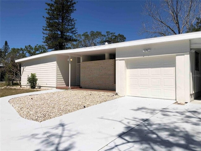 Photo - 2753 Valencia Dr House