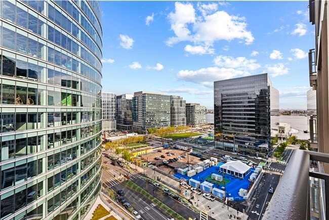 Building Photo - 133 Seaport Blvd Unit 1603