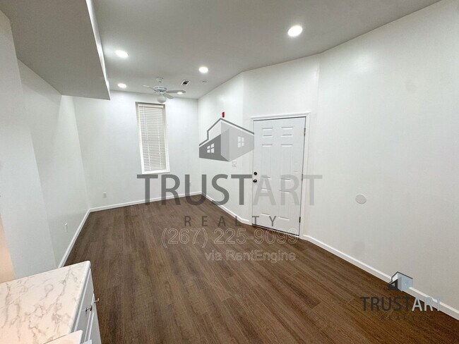 Photo - 910 N 41st St Unidad 1