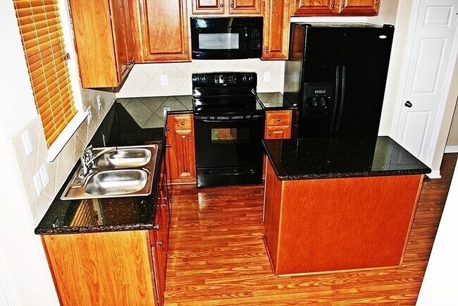 Photo - 906 Sterling Creek Cir