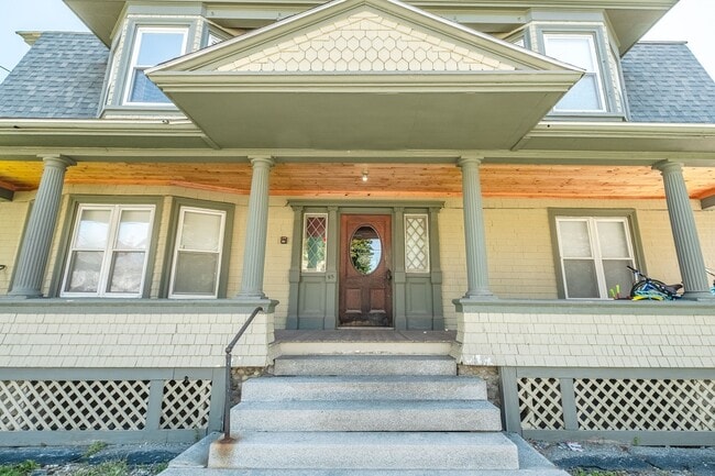 Photo - Lombard Estate