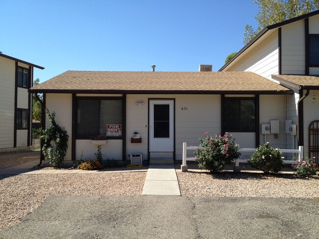 Building Photo - 631 Highline Dr Unit 631