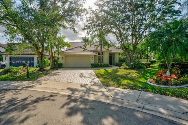Photo - 1087 Deerwood Ln