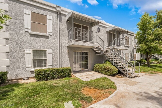 Building Photo - 3823 S Maryland Pkwy Unit C4 Rental
