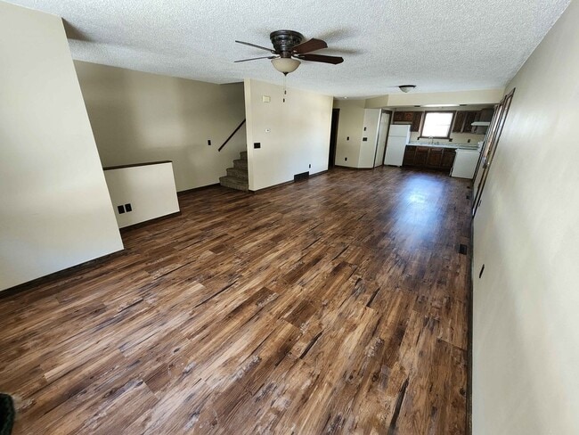 Building Photo - 1054/1056 Zephyr Unit 1056 Zephyr Hill