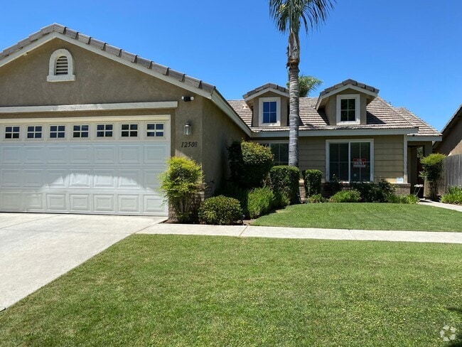 Building Photo - 4 bedroom, 2 bath House for Rent