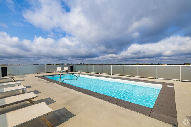 Rooftop Pool - Quartier Unilia