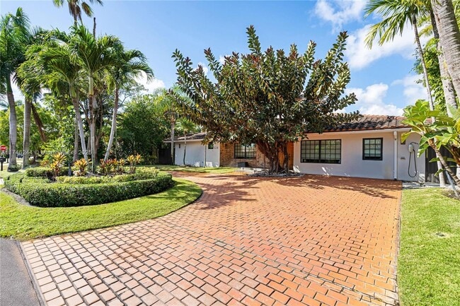 Photo - 524 Oleander Dr