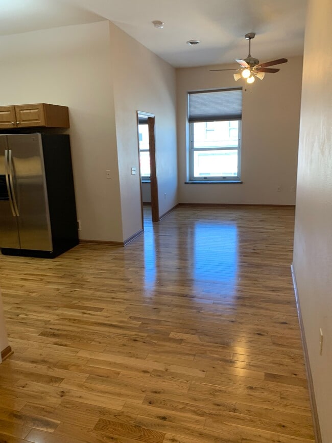 Photo - 802 4th Ave Unidad 202