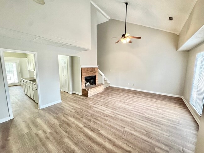 Photo - 4136 Garden Birch Cove