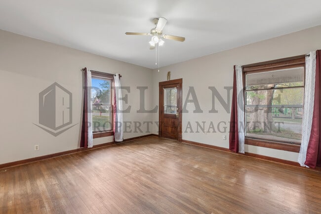 Photo - 400 S King St