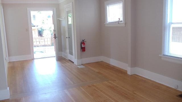 Photo - 6 bedroom in Seattle WA 98105