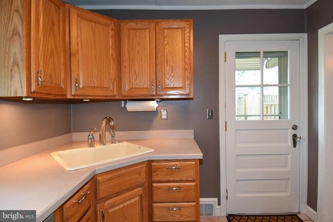 Photo - 1531 Patrick Henry Dr