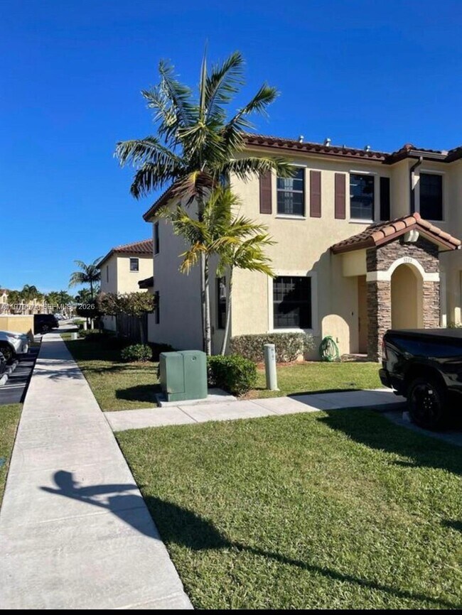 Photo - 3203 SE 6th St