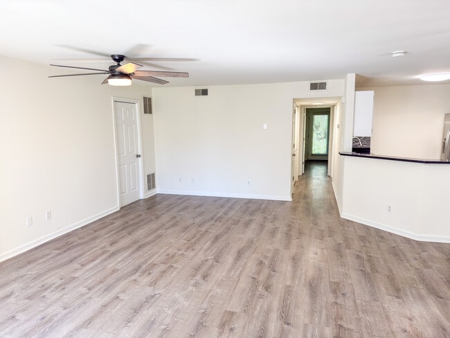 Photo - 7276C Sauerkraut Ln Unit 7276C