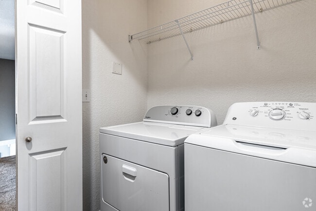 3BR, 2.5BA - 1390SF