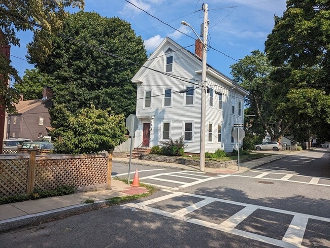 Photo - 8 1/2-82 Russia St Unidad 0