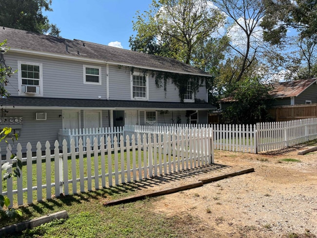 Photo - 608 Price St Unidad 1