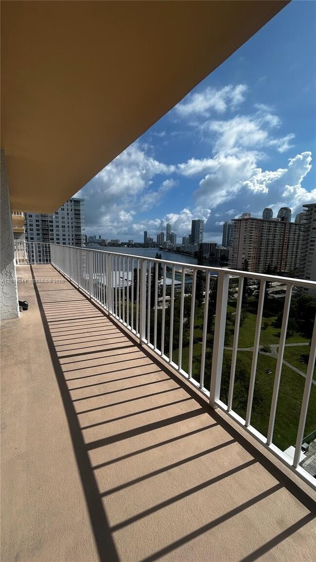 Photo - 290 174th St Unit 1519