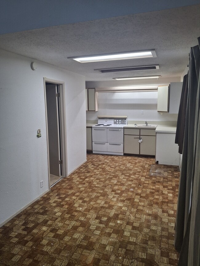 17018 Filbert Ct SE