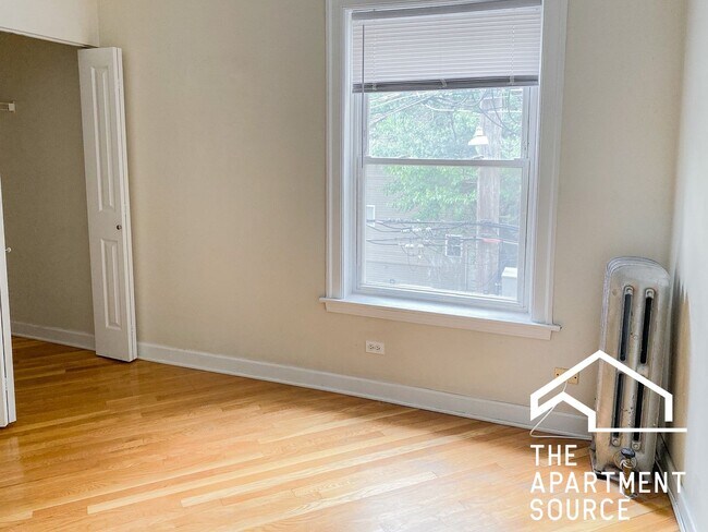 Photo - 3920 N Pine Grove Ave Unit 2N