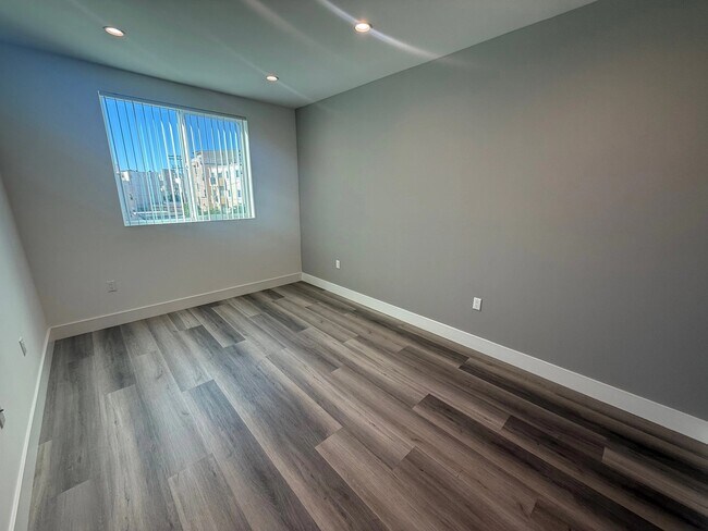 Photo - 11155 Huston St Unidad 303