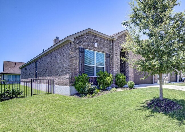 Photo - 104 Kyndals Meadow Cove