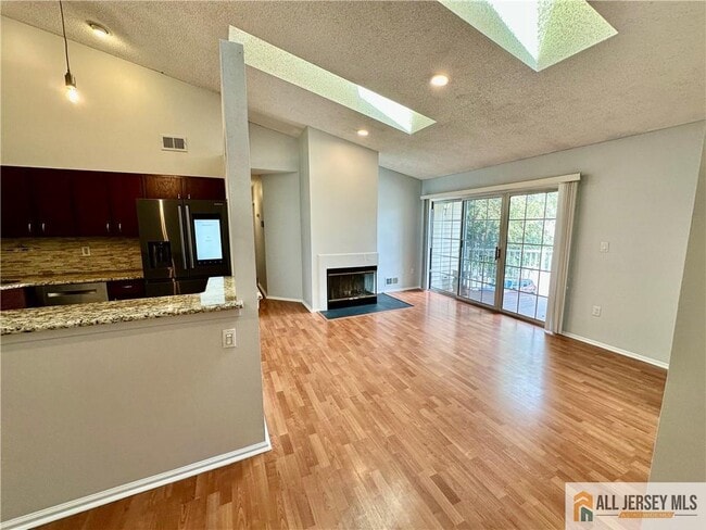 Building Photo - 111 Lindsey Ct Unit 3416