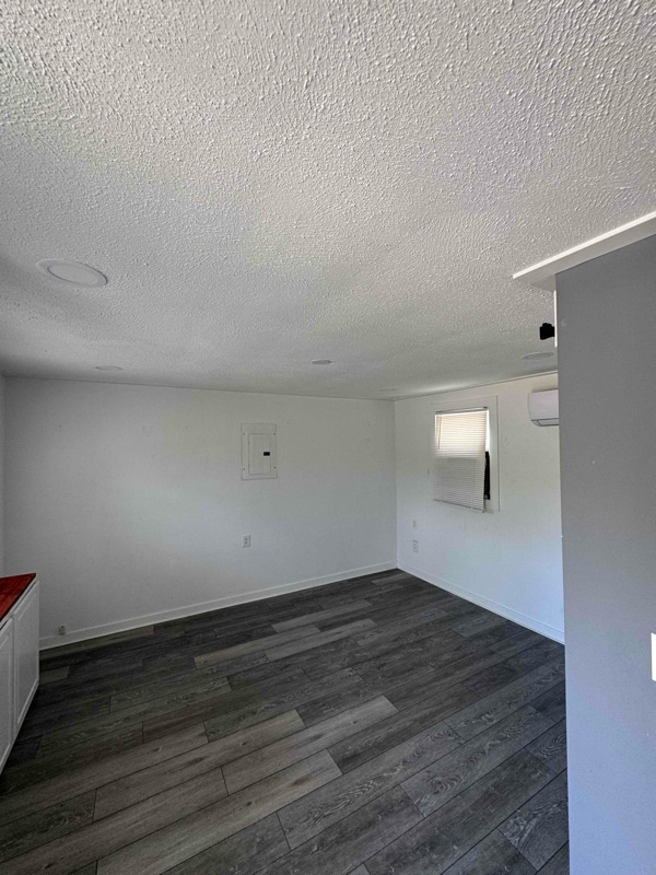 Photo - 261 Linden Ave SW