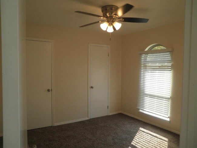 Photo - 1417 Oakcrest Ave