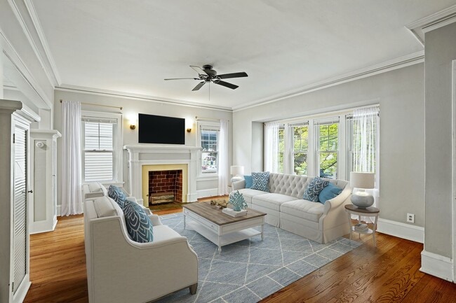 Building Photo - 3038 N Maryland Ave