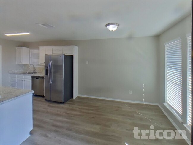 Photo - 909 Meadowdale Dr