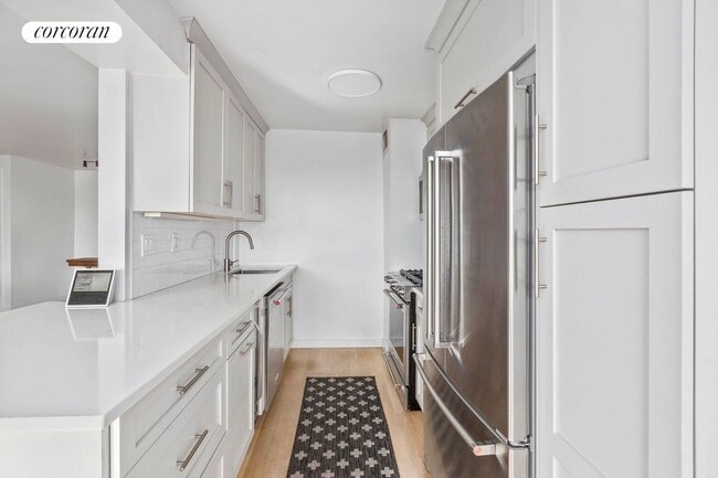 Photo - 333 E 14th St