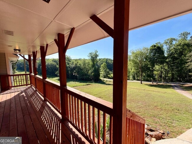 Photo - 285 Lakeshore Dr