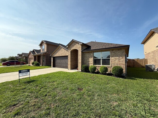 Photo - NEW IN MANAGEMENT - AVAILABLE NOW!