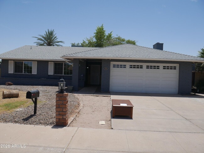 Building Photo - 1201 W Loughlin Dr