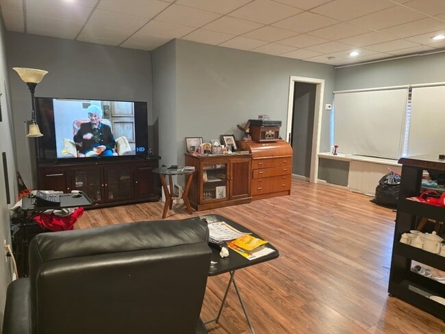 Photo - 300 Lynn Shore Dr Unit 101