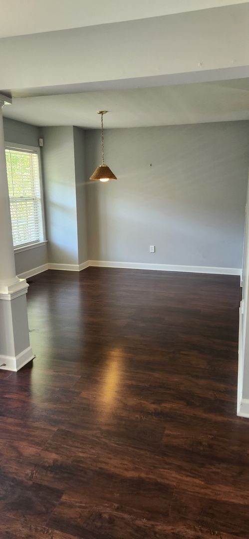 Photo - 4 Bedroom - Less than 2 miles from Swamp R...