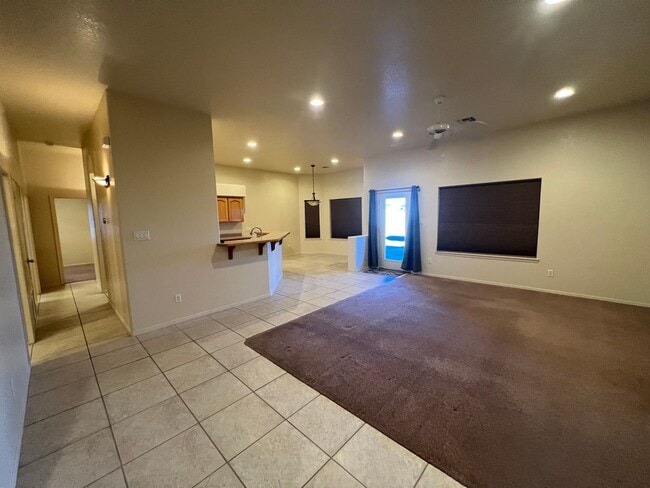 Photo - 4 BED POOL HOME!