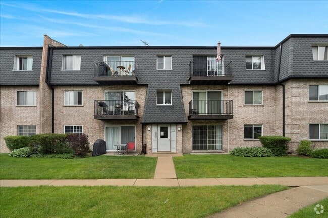 Building Photo - 9458 Bay Colony Dr Rental