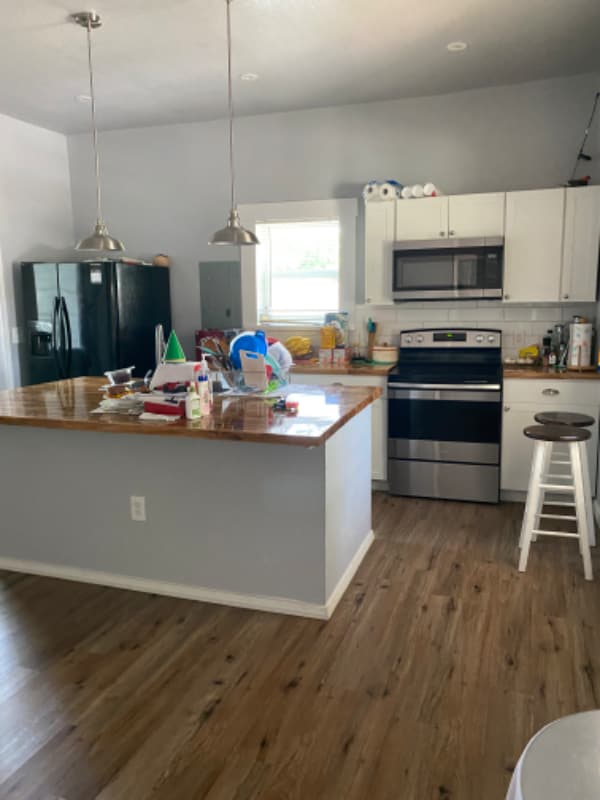 Photo - 221 S Main St