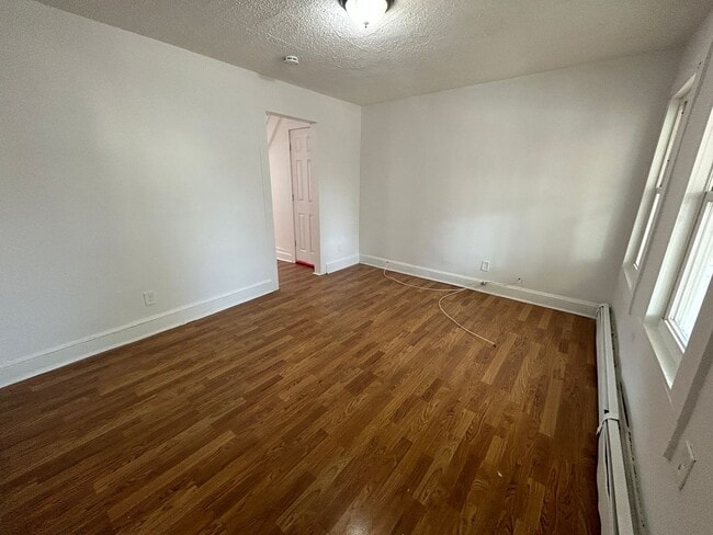 Photo - Lovely 4 Bedroom Single Family House in Neptune!