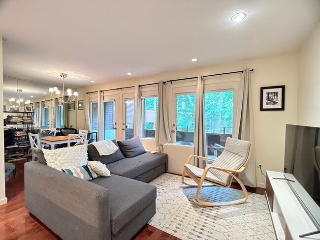 Photo - 241 Perkins St