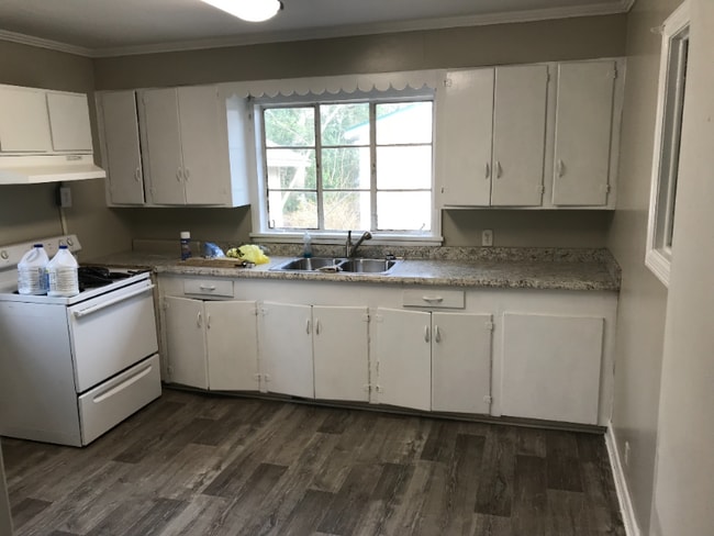 Photo - 208 Gordon St