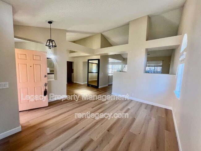 Photo - 413 Donaldson Ct