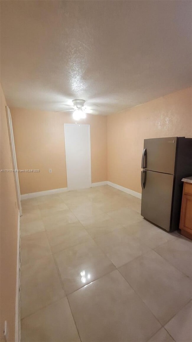 Photo - 5001 NW 23rd St Unidad A