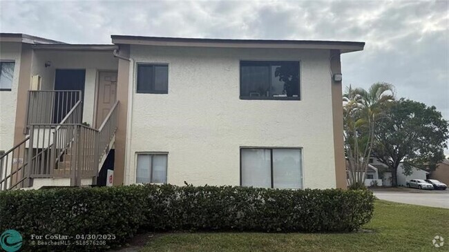 Building Photo - 110 NW 60th Ave Unit 7 Rental