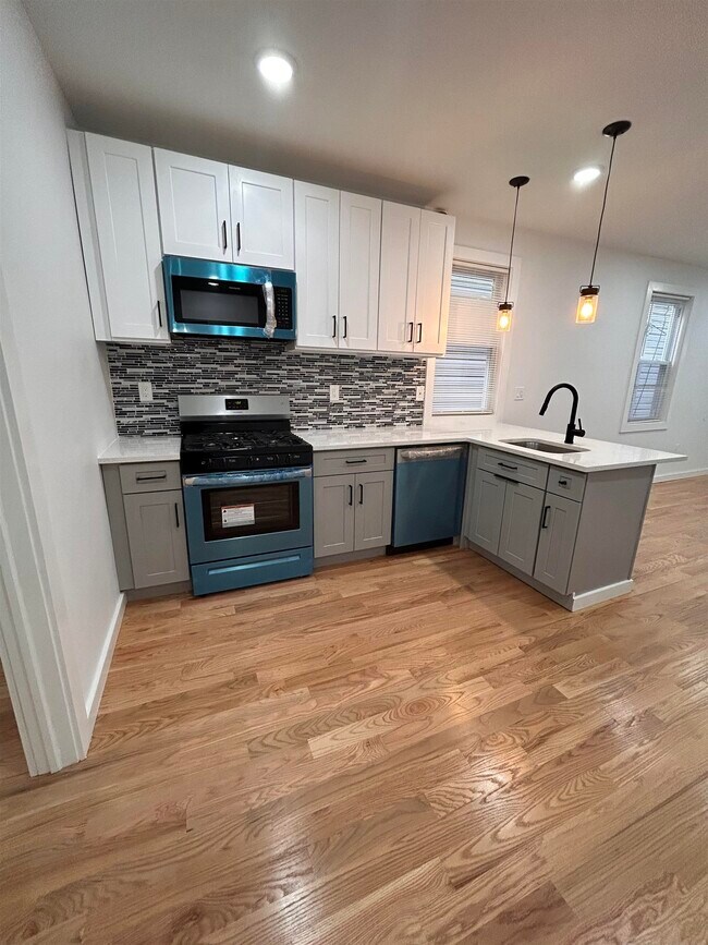 Photo - 518 51st St Condo Unit 1R