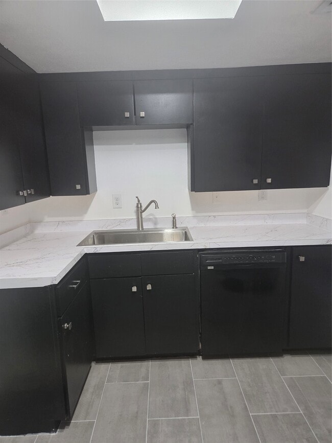 Building Photo - 7712 Challie Ln Unit 7712