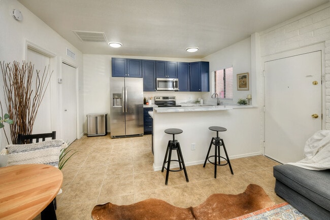 Building Photo - Las Villas Rental